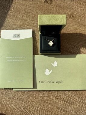 Authentic Van Cleef & Arpels Gold and White Alhambra Clover Pendant Necklace
